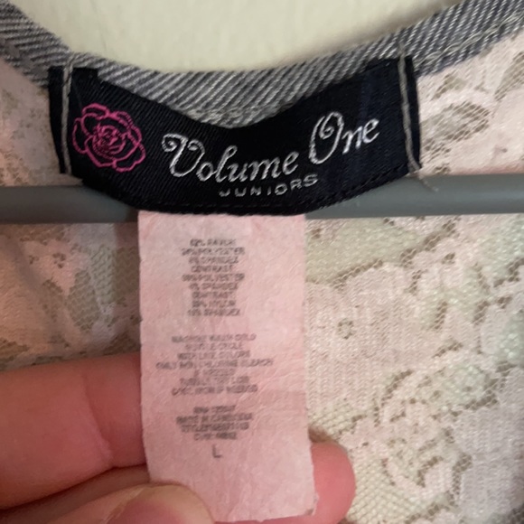 Juniors tank top ❤️ 2/$15 - Picture 2 of 3